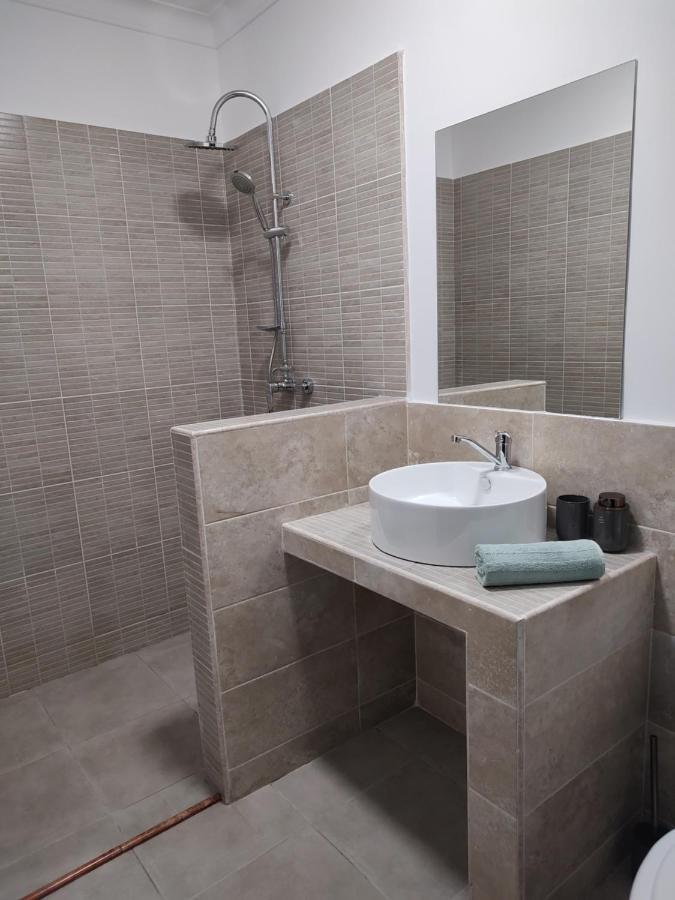 Central Apartment With 2 Bedrooms And 2 Bathrooms Oradea Bagian luar foto