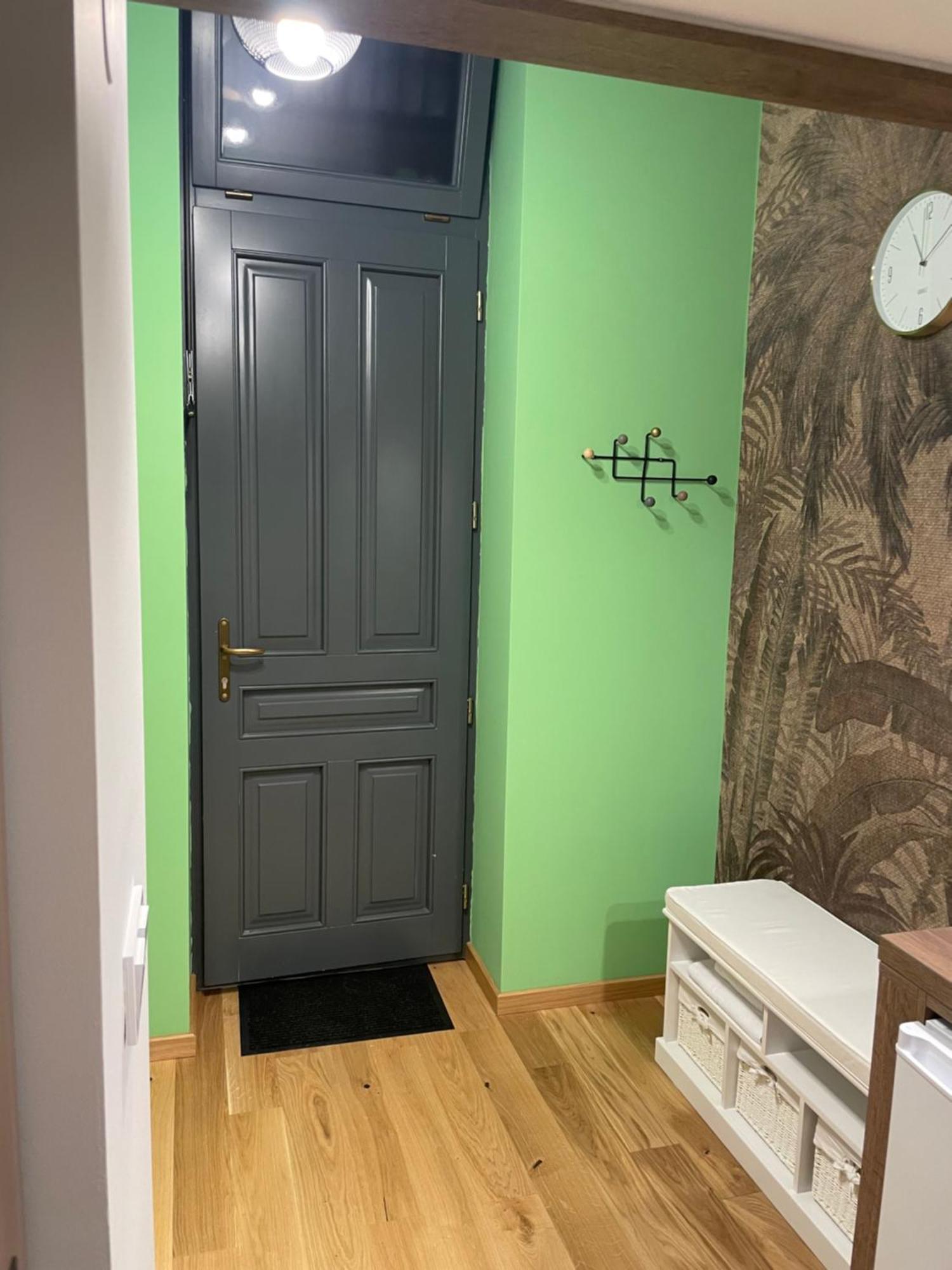 Central Apartment With 2 Bedrooms And 2 Bathrooms Oradea Bagian luar foto