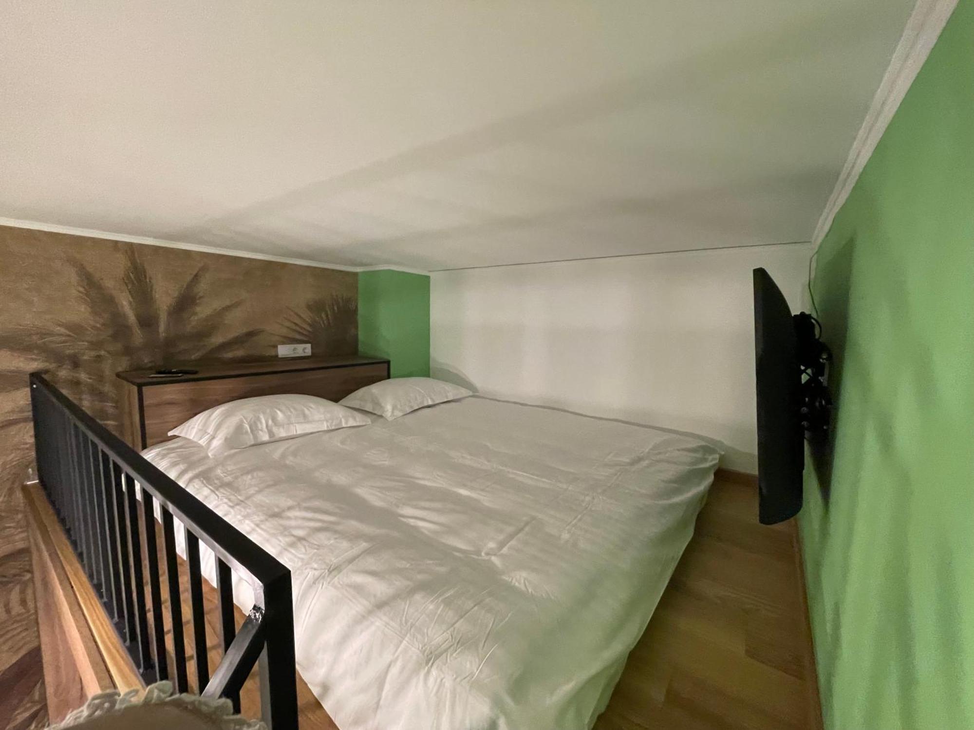 Central Apartment With 2 Bedrooms And 2 Bathrooms Oradea Bagian luar foto